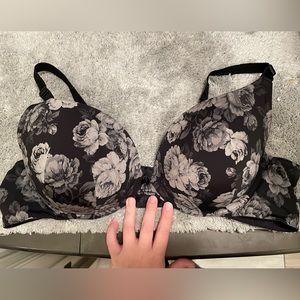Torrid curve 46C push-up 360 back smoothing